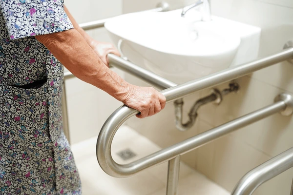 How Does a Portable Hand Rail Differ Structurally from a Standard Grab Rail
