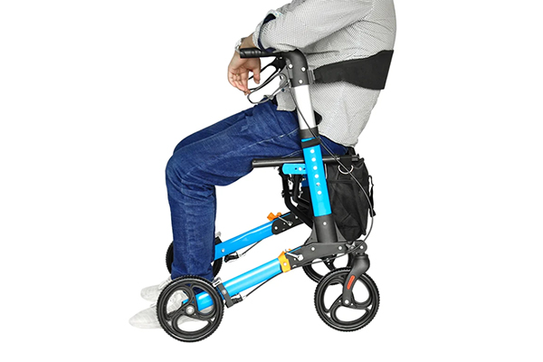 Tips-for-Walking-With-a-Rollator-to-Enhance-Mobility-Efficiency