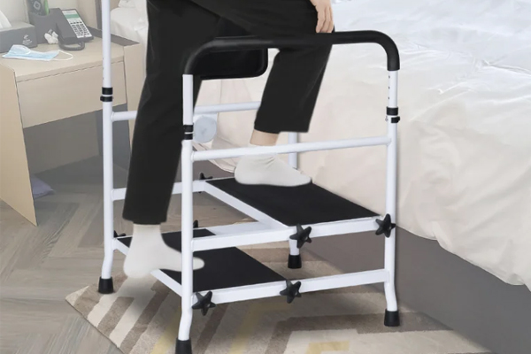 What-Is-the-Difference-between-a-Step-Stool-and-a-Ladder