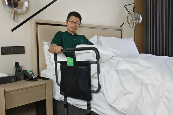 What-Makes-Safety-Rails-the-Best-Protection-for-Seniors-at-Home